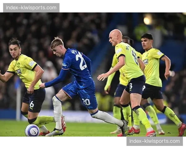 帕尔默向中路移动 成为切尔西进攻关键连接点 帕尔默向中路移动 成为切尔西进攻关键连接点